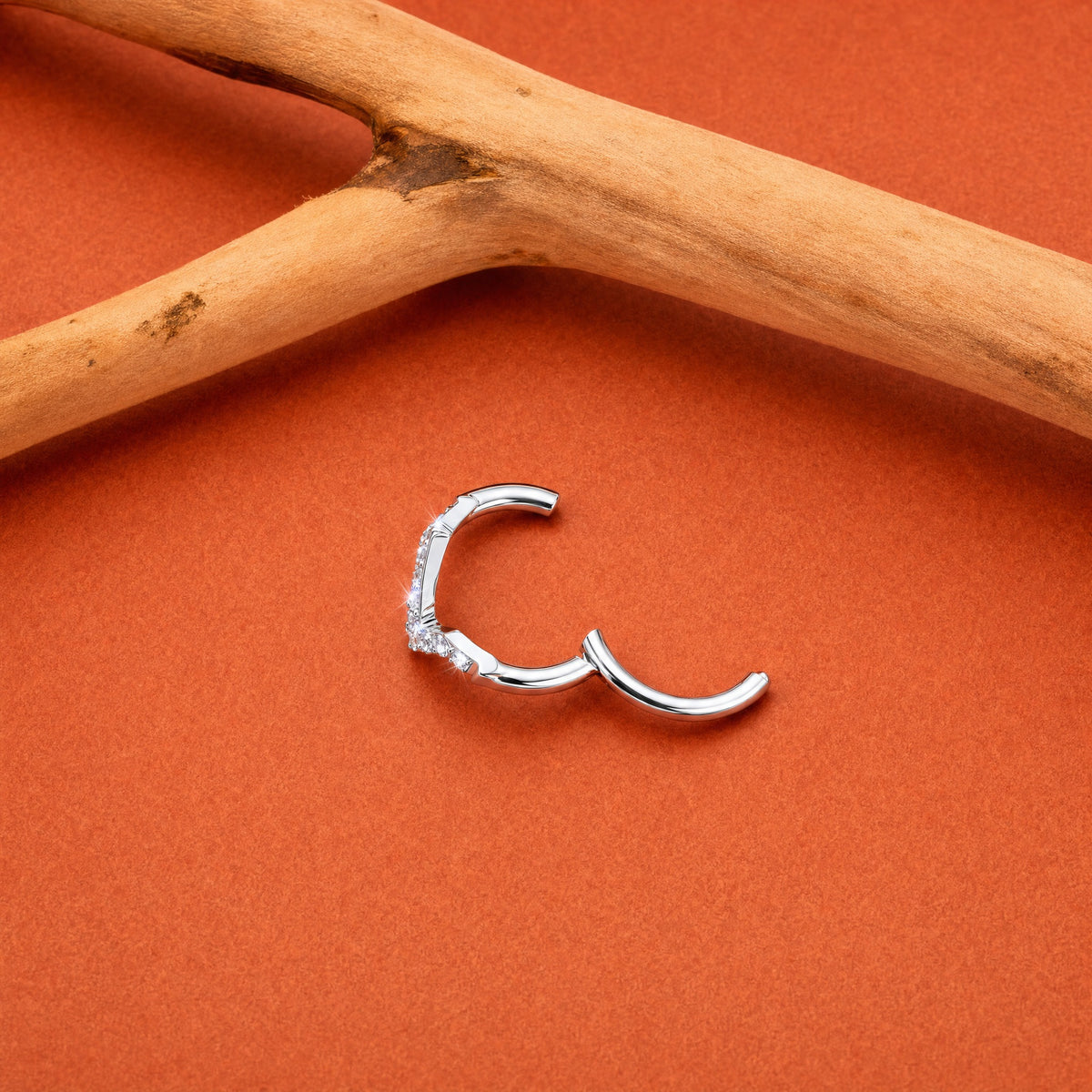 ZOOR ASTM F136 G23 Titanium Anodized Lightning Shape Clear CZ Hinged Clicker Hoop Septum Daith Helix Cartilage Piercing Jewelry
